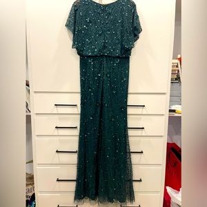 Formal evening Adrianna Papell dress. Dark emerald green dress. Size 10